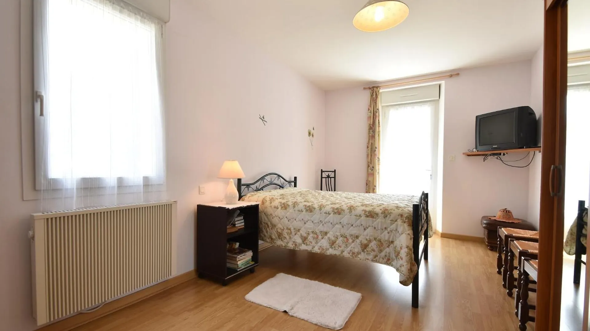 Tasteful Holiday Home In Plouvara With Garden, Cleaning Included
