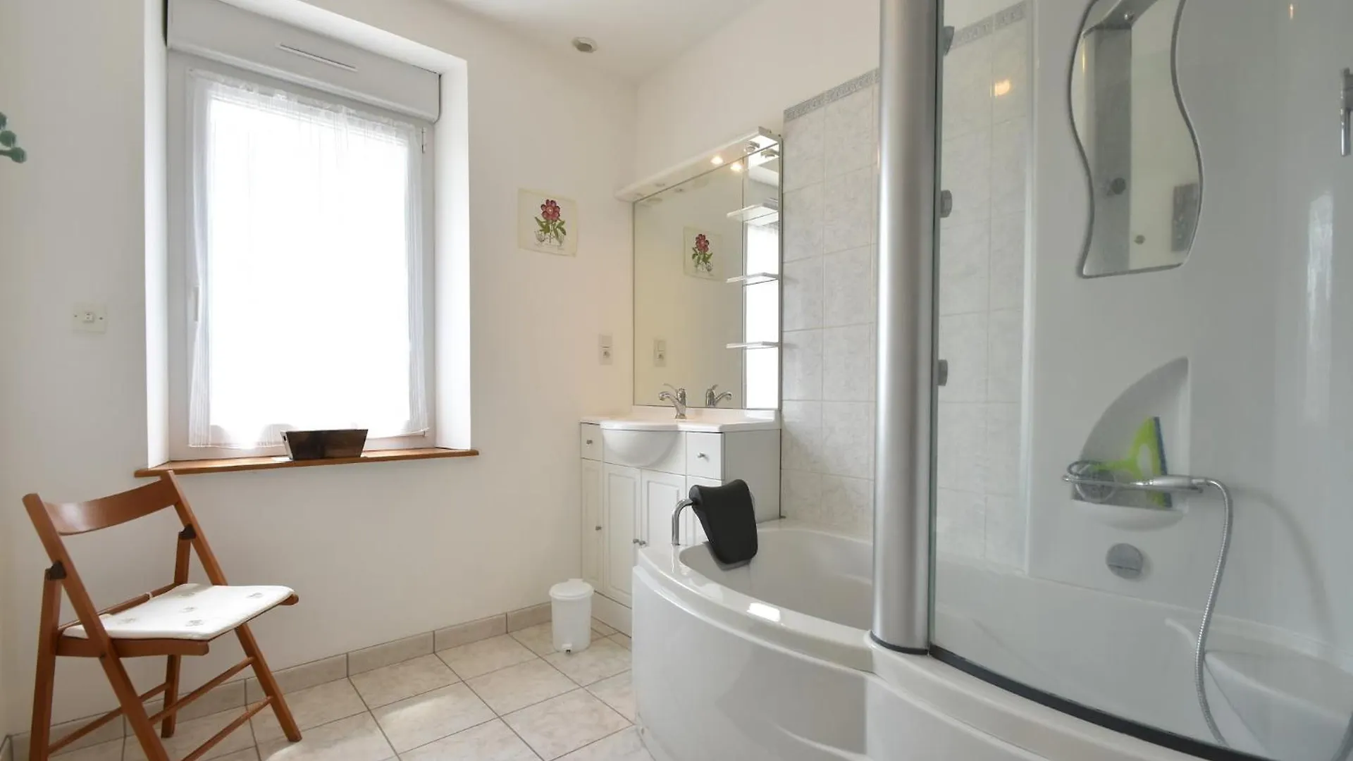 Tasteful Holiday Home In Plouvara With Garden, Cleaning Included 0*,