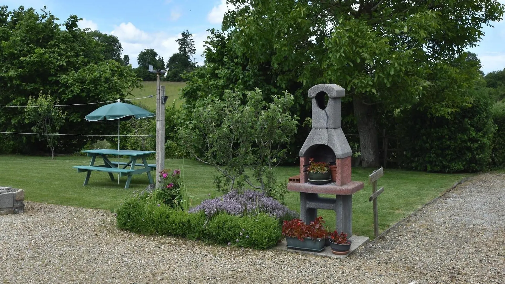 Tasteful Holiday Home In Plouvara With Garden, Cleaning Included 0*,  Franciaország